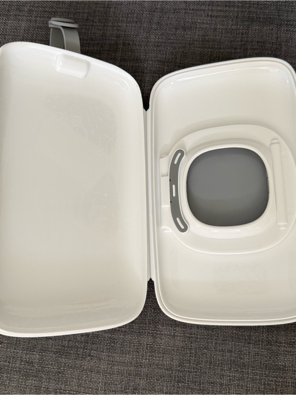 OXO Tot On-The-Go Wipes Dispenser - Picture 3 of 4